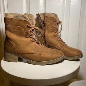 Winter laced boots